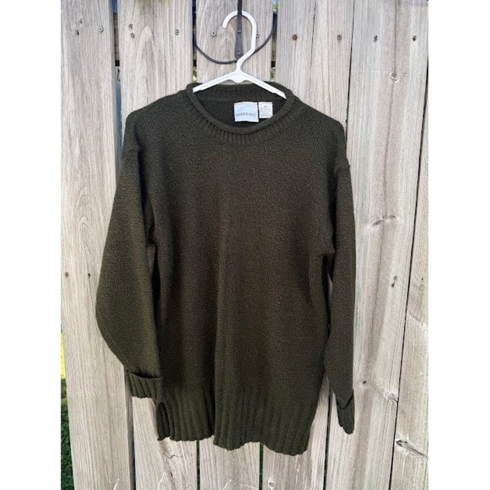 Gorpcore Earthy Fashion Bug Knit Sweater Medium Olive Green Crewneck Side Slit